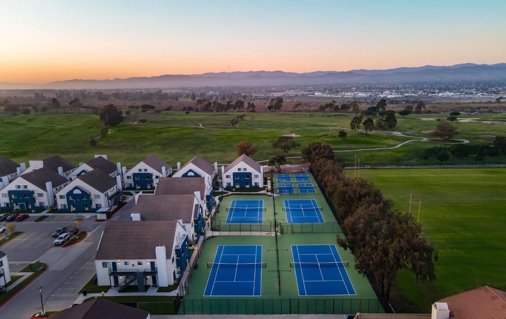 Staybridge Suites Oxnard - River Ridge By Ihg Exterior foto